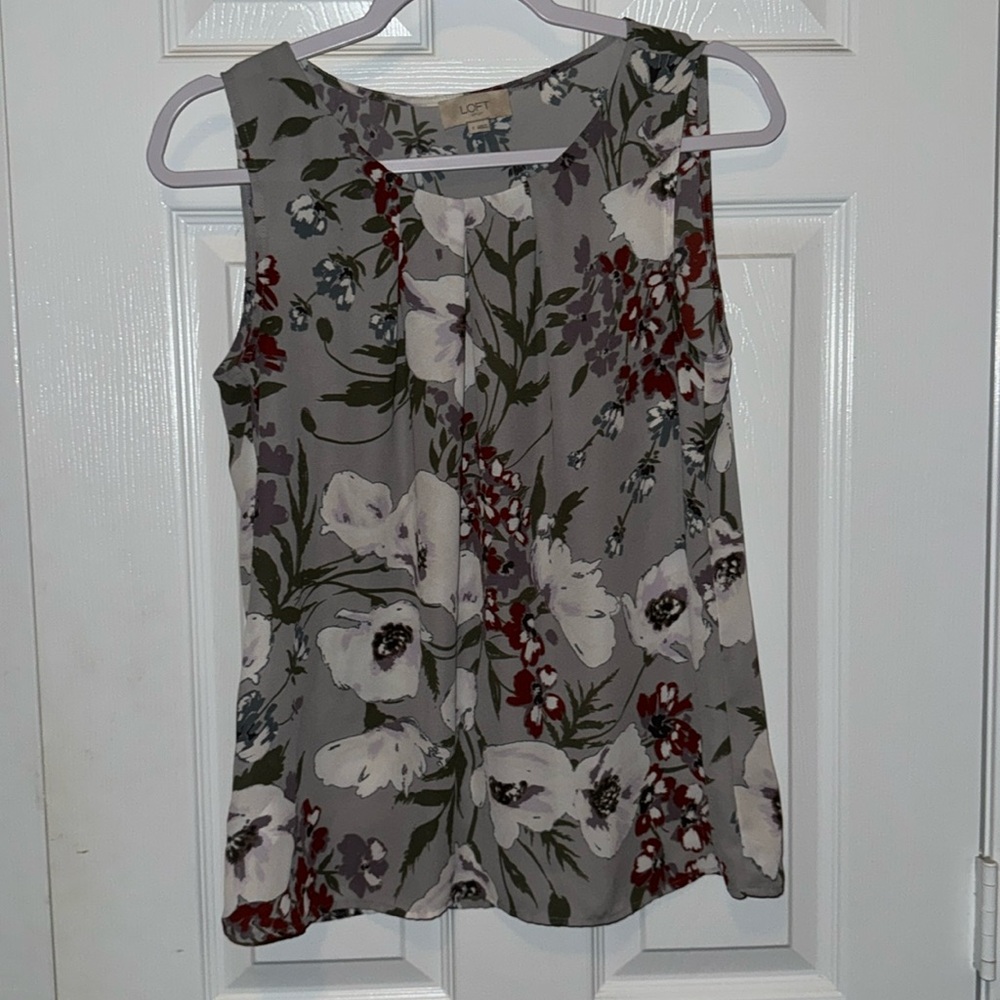 Loft Women’s Pleated Front Floral Sleeveless Blouse Size Small